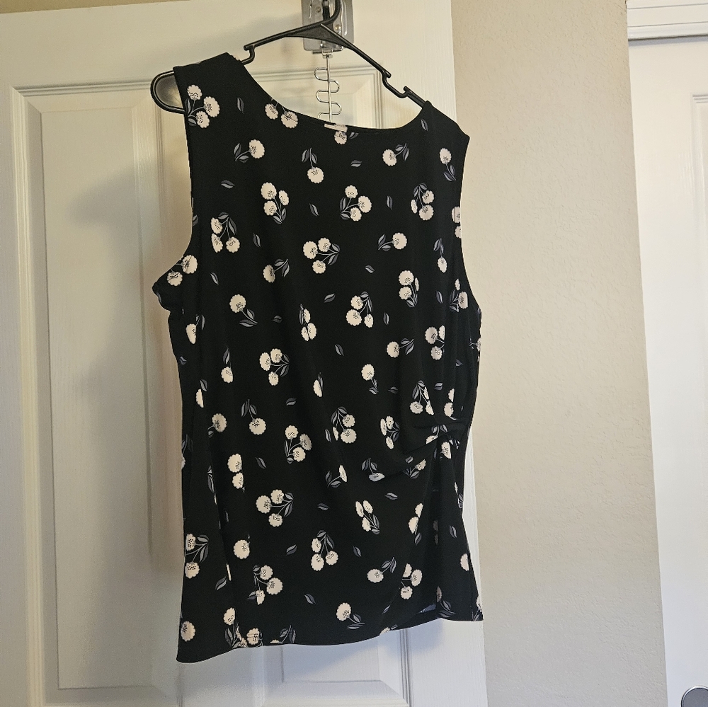Anne Klein Black, Cream, and Gray Sleeveless Top